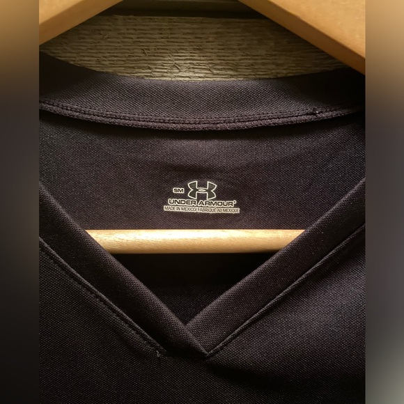 Under Armour V-Neck Tank Top - Picture 2 of 4